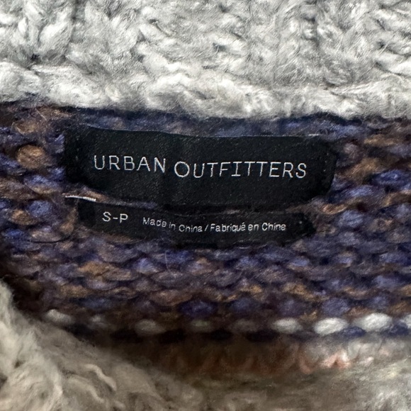 Urban Outfitters Multicolor  Sweater size small - Picture 3 of 5